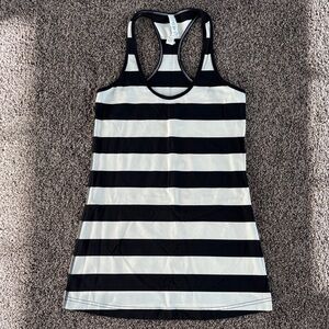 NWOT Vintage Lululemon Black & White Striped Racerback Tank Top. Size 6.